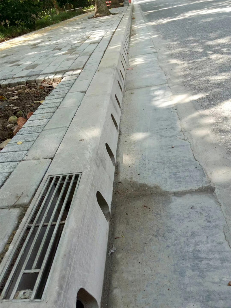 路沿石排水溝實(shí)景1